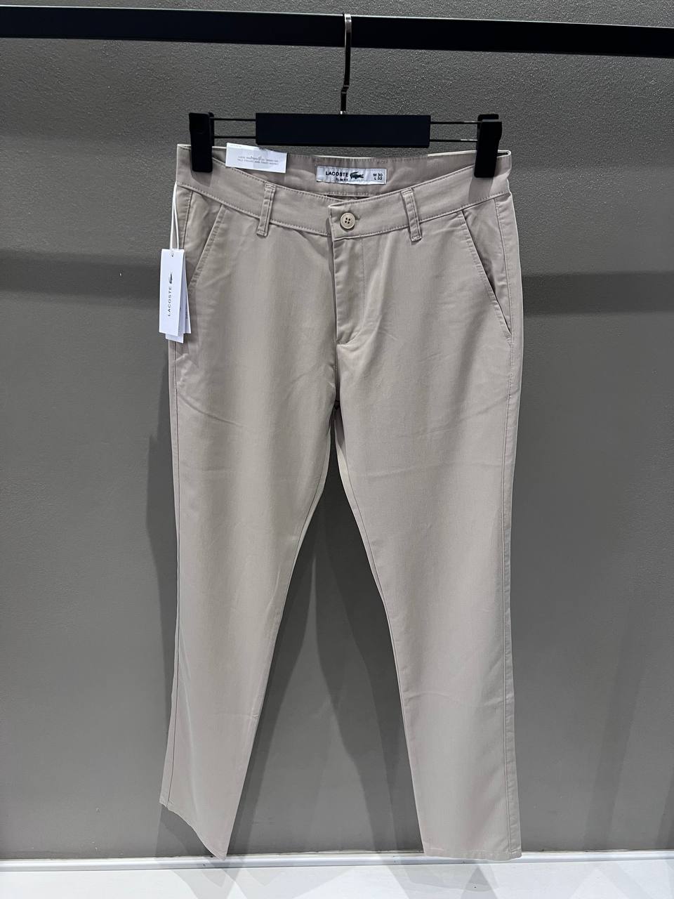 LACOSTE TAŞ RENK KLASİK YANCEP İNCE FİTİLLİ GABARDİN